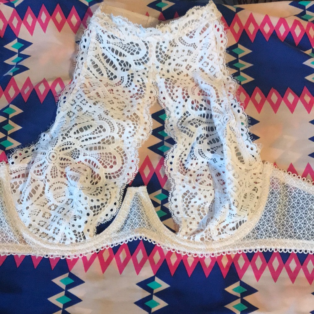 NWT Victoria’s Secret Halter bralette